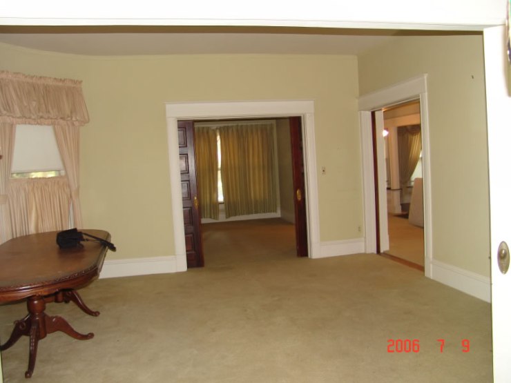 61_view_toward_room_east_of_entry_JPG